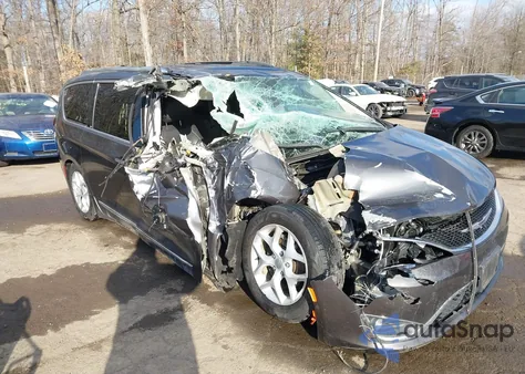 2018 Chrysler Pacifica Touring L z USA, uszkodzony, nr VIN 2C4RC1BG9JR127268